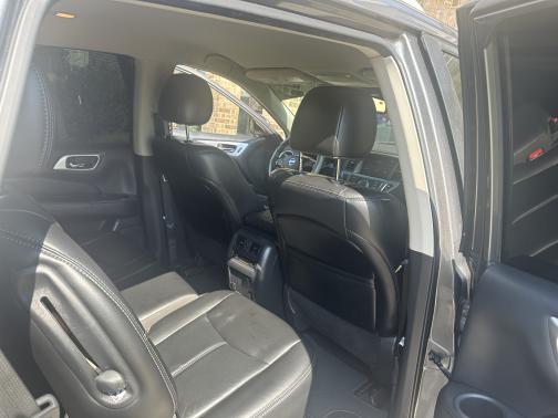 2017 Nissan Pathfinder SL
