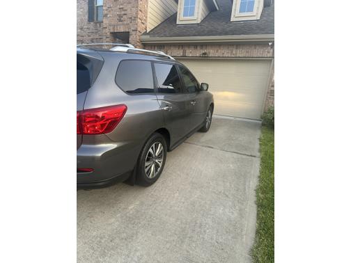 2017 Nissan Pathfinder SL