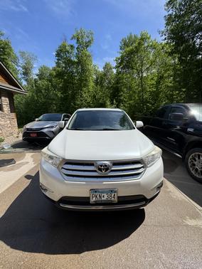 White 2011 Toyota Highlander Limited