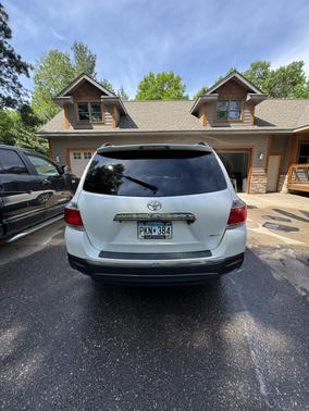 White 2011 Toyota Highlander Limited