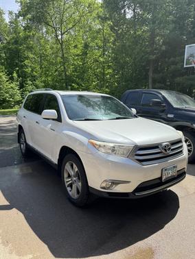 White 2011 Toyota Highlander Limited