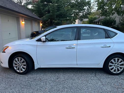 White 2015 Nissan Sentra SV