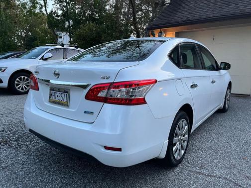 White 2015 Nissan Sentra SV