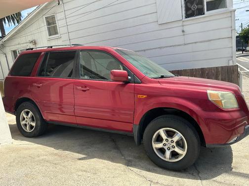 Red 2006 Honda Pilot EX