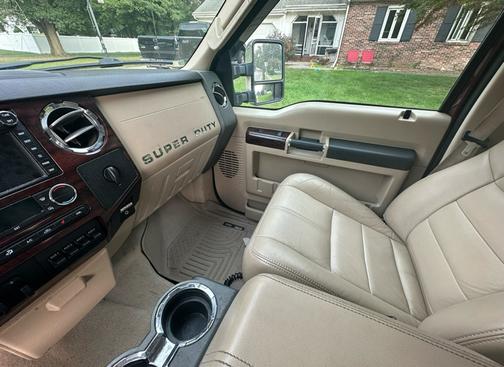 2010 Ford F-250 Lariat Super Duty Crew Cab