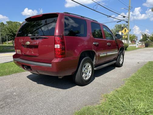 Red 2007 Chevrolet Tahoe LT