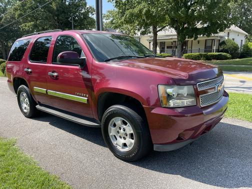 Red 2007 Chevrolet Tahoe LT