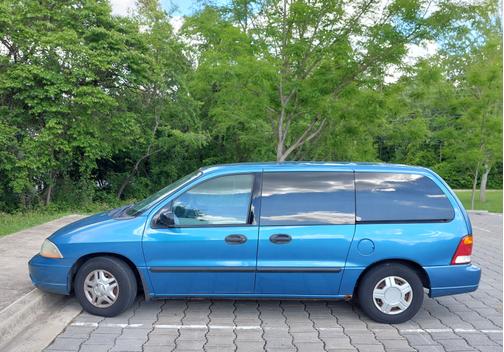 2003 Ford Windstar Base