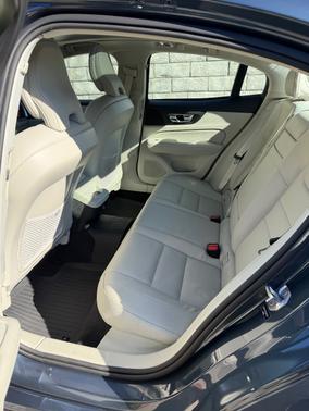 2019 Volvo S60 T5 Momentum