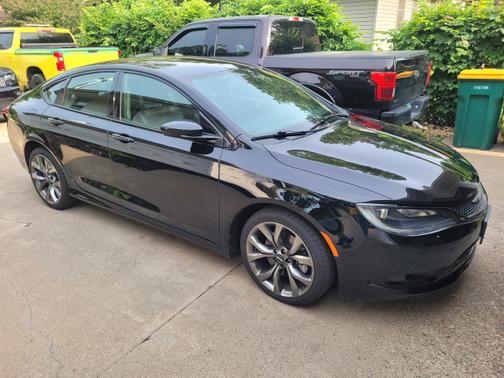 2016 Chrysler 200 S