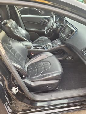 2016 Chrysler 200 S