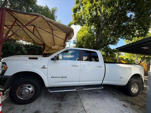 2022 RAM 3500 Laramie