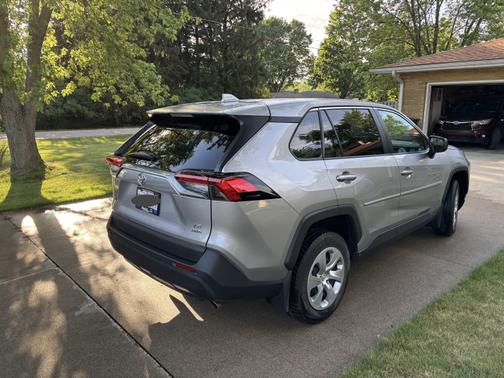 2022 Toyota RAV4 LE