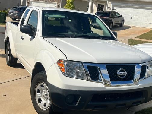 White 2019 Nissan Frontier S