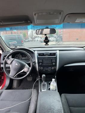 Red 2015 Nissan Altima 2.5 SV
