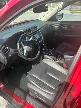 Red 2017 Nissan Rogue SL