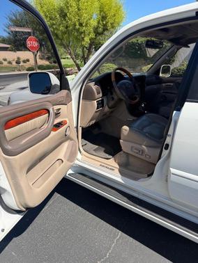 White 2001 Lexus LX 470 Base