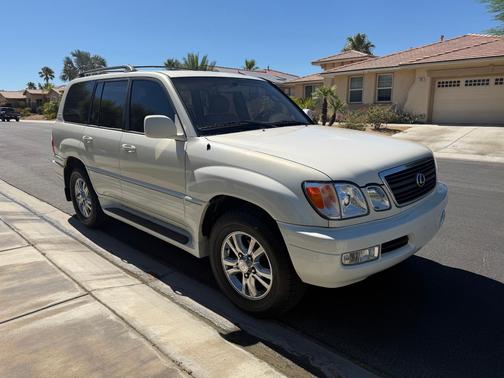 White 2001 Lexus LX 470 Base