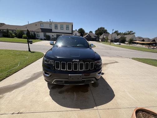 Black 2017 Jeep Grand Cherokee Limited