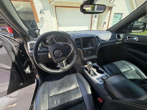 Black 2017 Jeep Grand Cherokee Limited
