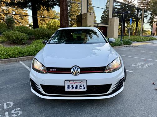 2017 Volkswagen Golf GTI Sport 4-Door