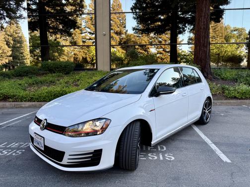 2017 Volkswagen Golf GTI Sport 4-Door