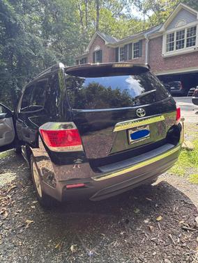 Black 2013 Toyota Highlander SE