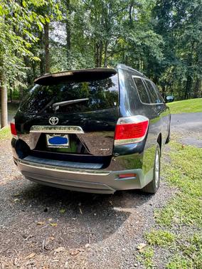 Black 2013 Toyota Highlander SE