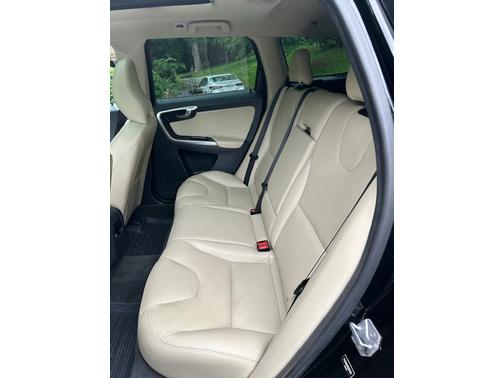 2016 Volvo XC60 T5 Platinum
