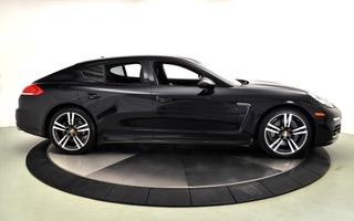 2016 Porsche Panamera Edition