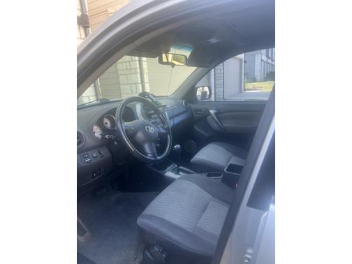 2004 Toyota RAV4 Base