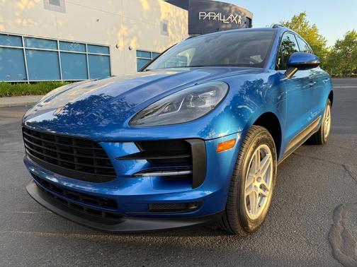 Blue 2019 Porsche Macan Macan