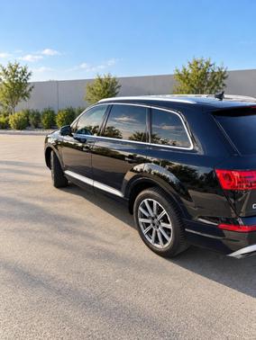 Black 2018 Audi Q7 3.0T Prestige