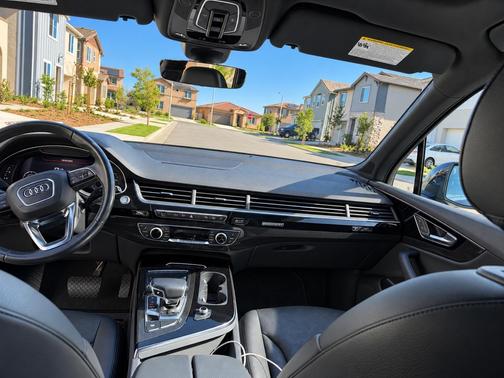 Black 2018 Audi Q7 3.0T Prestige