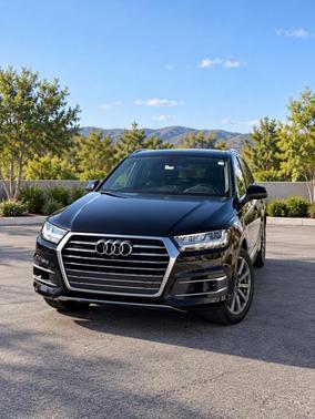 Black 2018 Audi Q7 3.0T Prestige