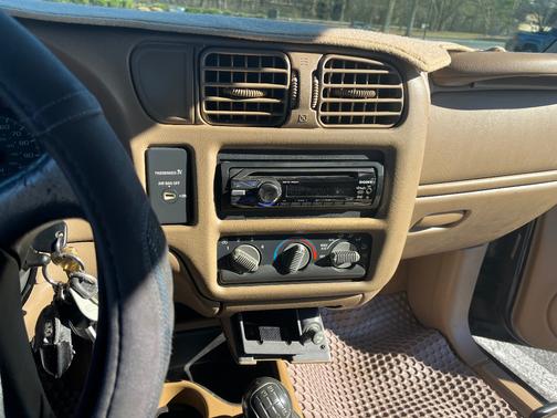 1998 Chevrolet S-10 LS