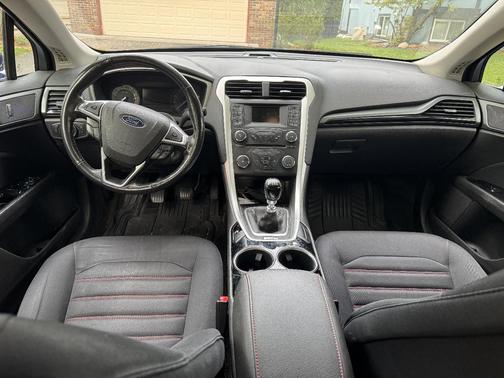Blue 2013 Ford Fusion SE