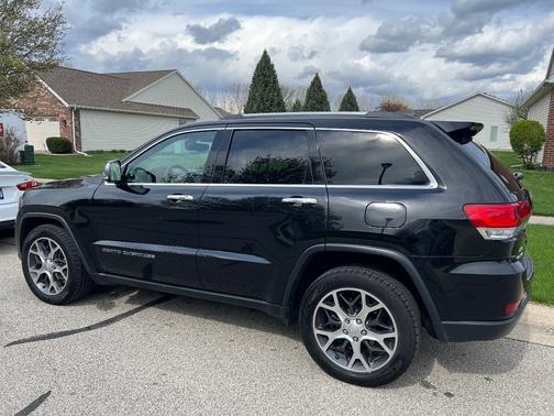 Black 2019 Jeep Grand Cherokee Limited