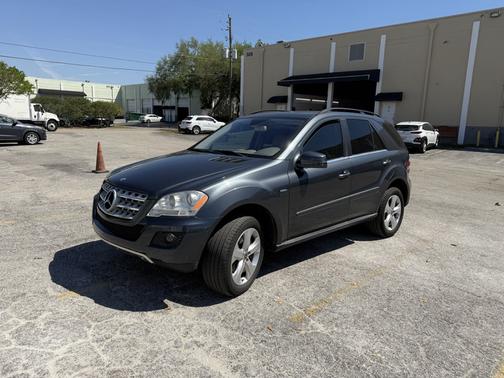 Gray 2011 Mercedes-Benz M-Class ML 350 BlueTEC