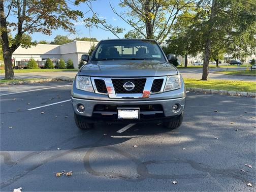 Gray 2017 Nissan Frontier SV