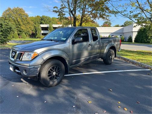 Gray 2017 Nissan Frontier SV