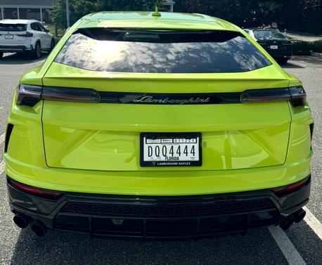 Green 2021 Lamborghini Urus Base