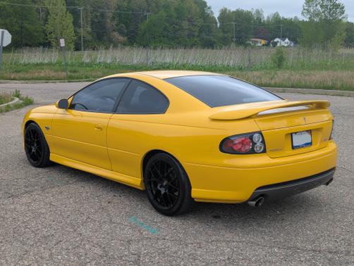 2005 Pontiac GTO Base