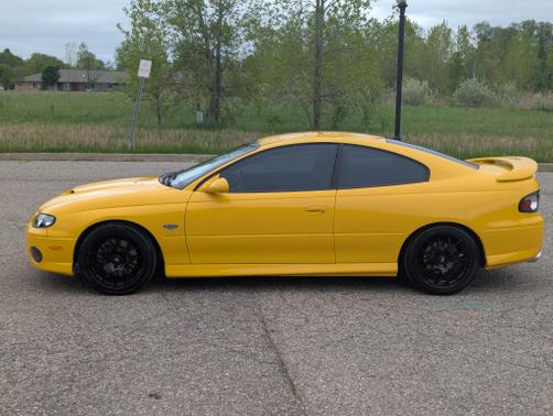 2005 Pontiac GTO Base