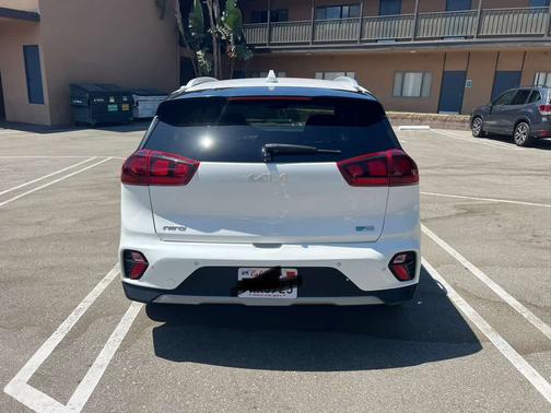 2022 Kia Niro LXS SE