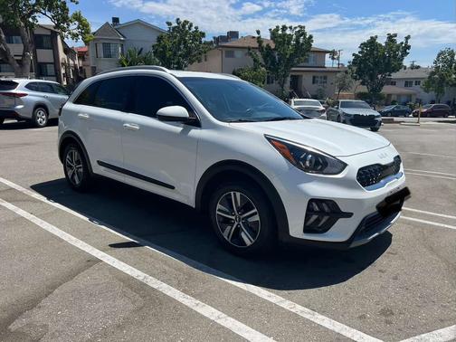 2022 Kia Niro LXS SE