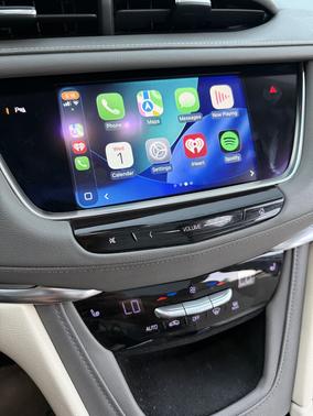 White 2017 Cadillac XT5 Luxury