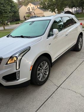White 2017 Cadillac XT5 Luxury