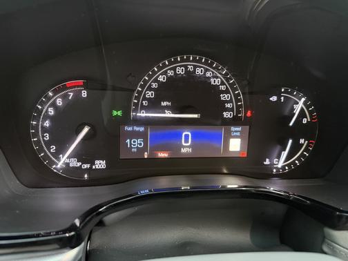 White 2017 Cadillac XT5 Luxury
