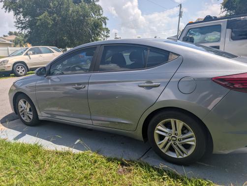 2019 Hyundai ELANTRA SEL